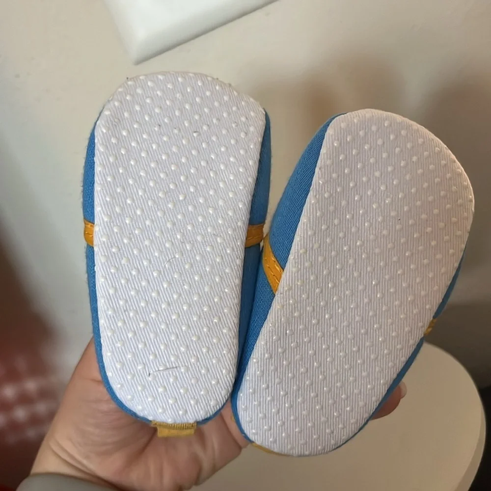 Duck Duck Goose Later Gator‎ Blue and Yellow Baby Shoes NWOT 3-6M